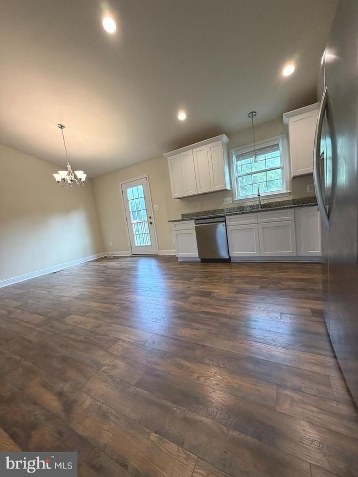 8112 Leland Rd - Photo 2 of 19