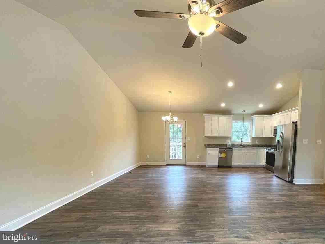 8112 Leland Rd - Photo 5 of 19