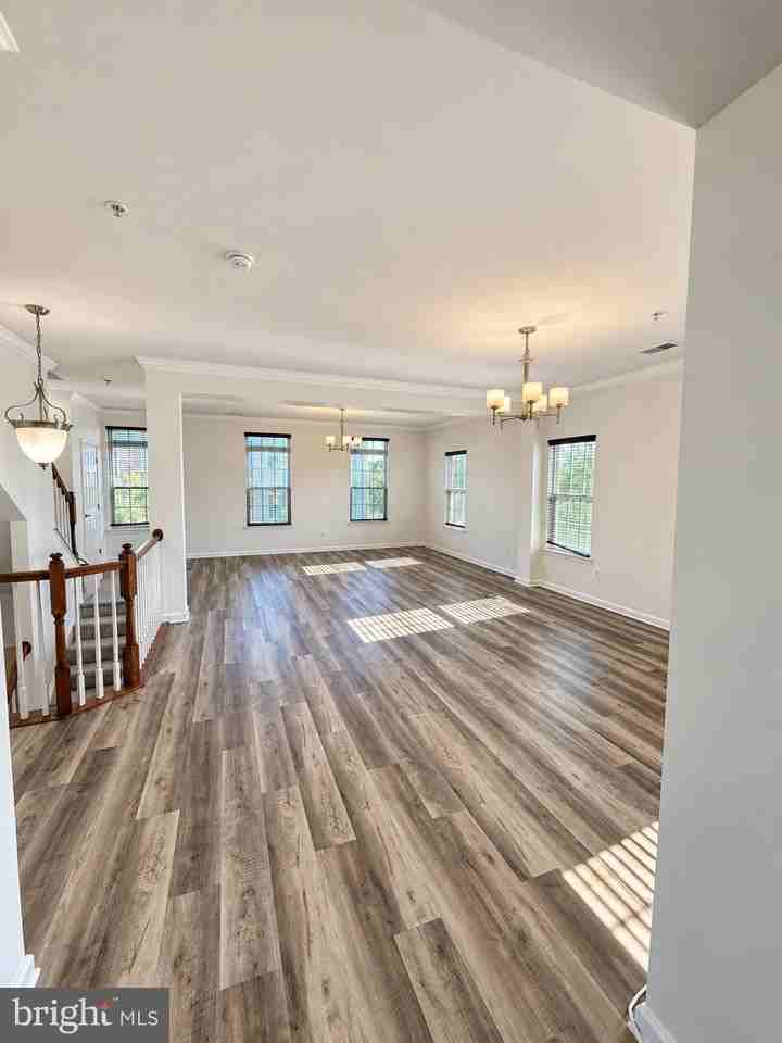 7324 Brunson Cir - Photo 2 of 13