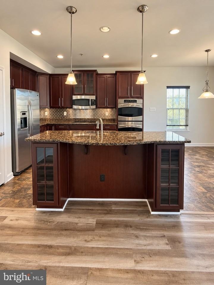 7324 Brunson Cir - Photo 4 of 13