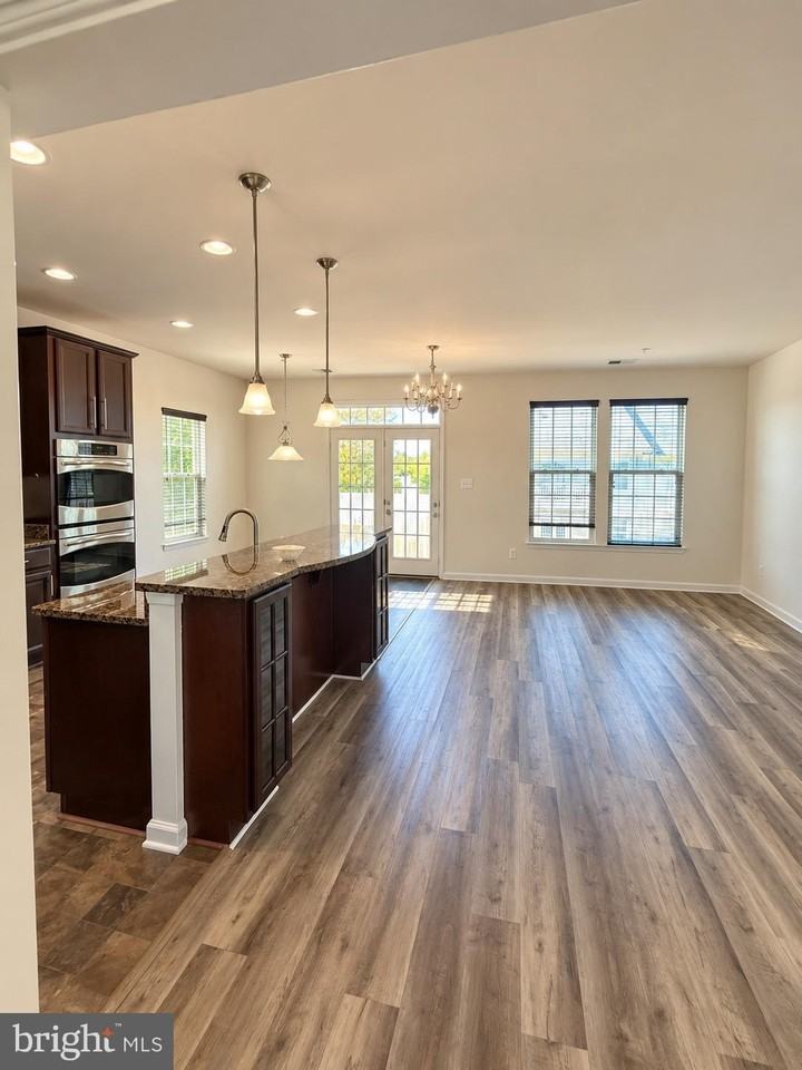 7324 Brunson Cir - Photo 5 of 13