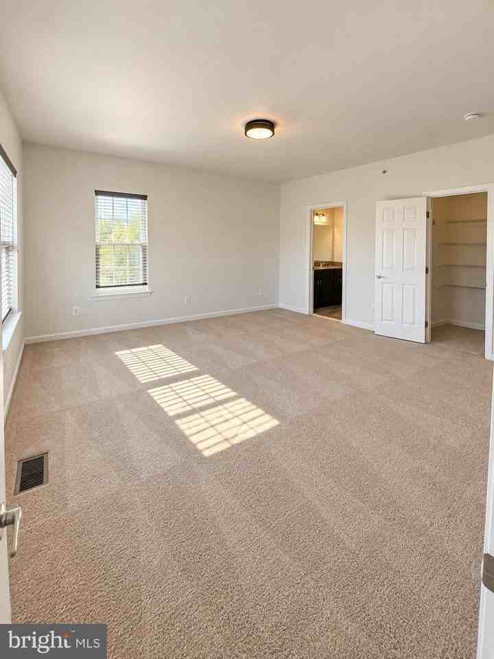 7324 Brunson Cir - Photo 7 of 13