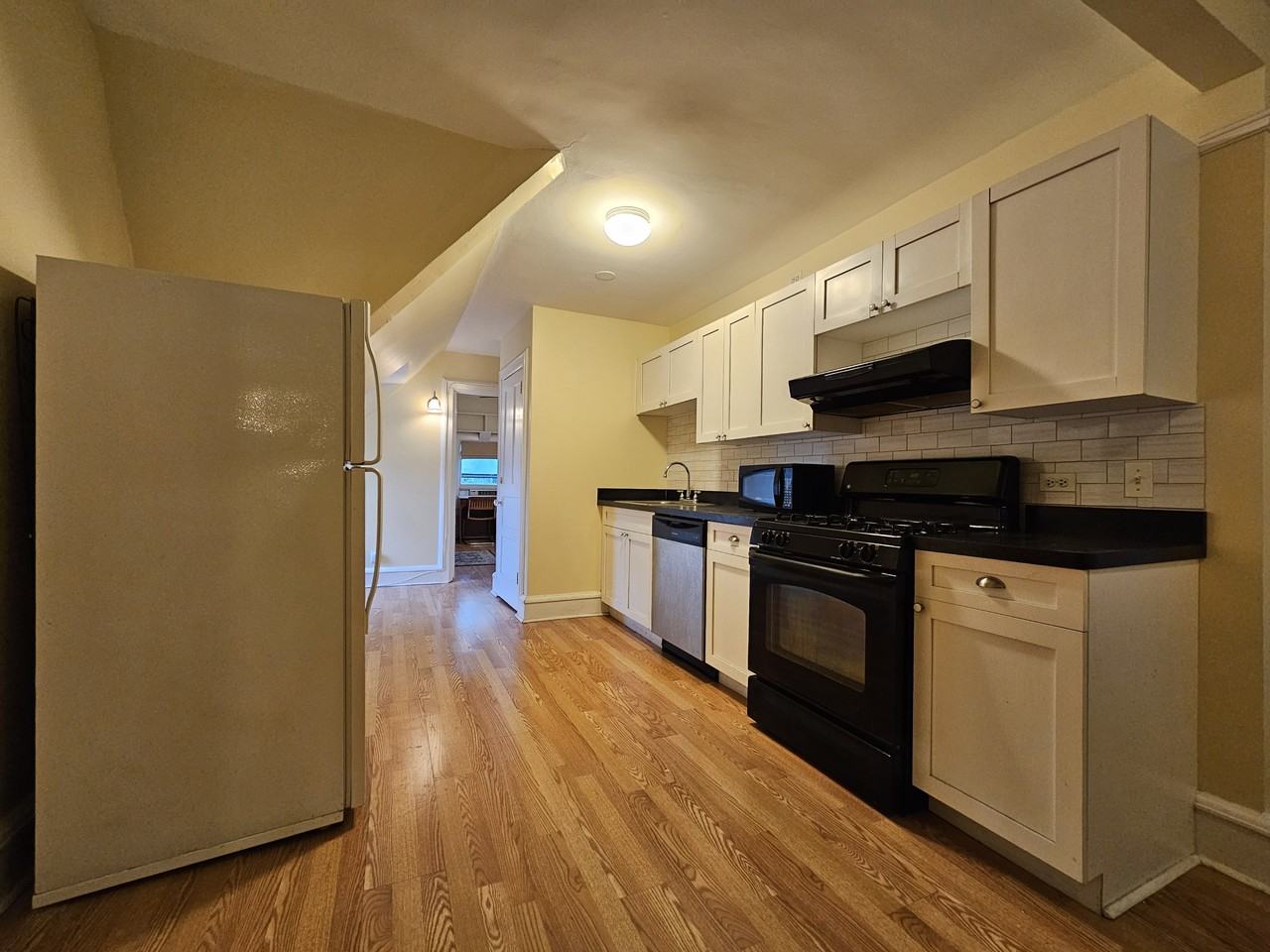 1232 Hinman Ave #3 - Photo 5 of 12