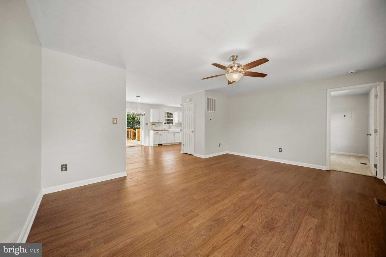 5718 Lucas St - Photo 7 of 37