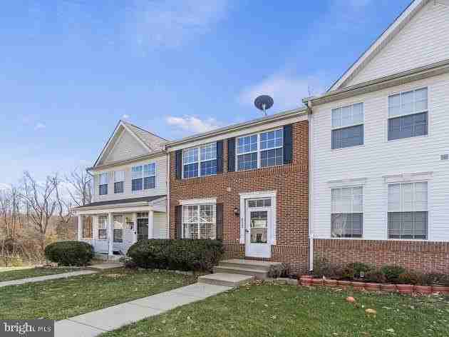 4252 Normandy Ct - Photo 2 of 16