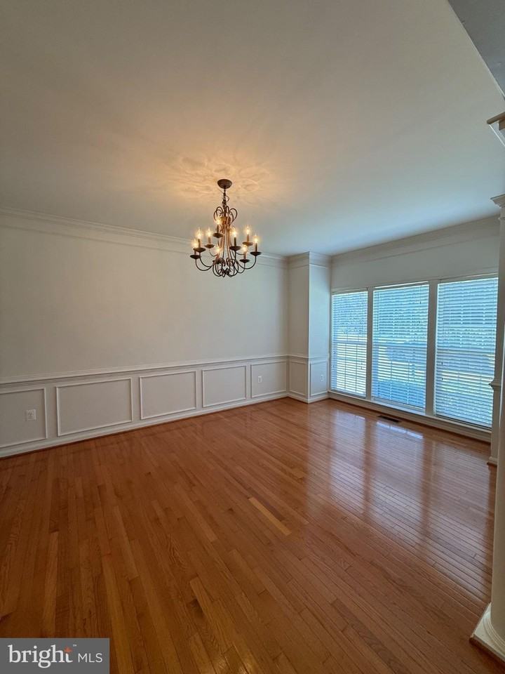 64 Riggs Rd - Photo 4 of 31