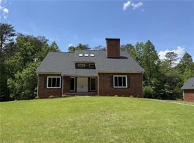 2528 Treetop Ln - Photo 1 of 1