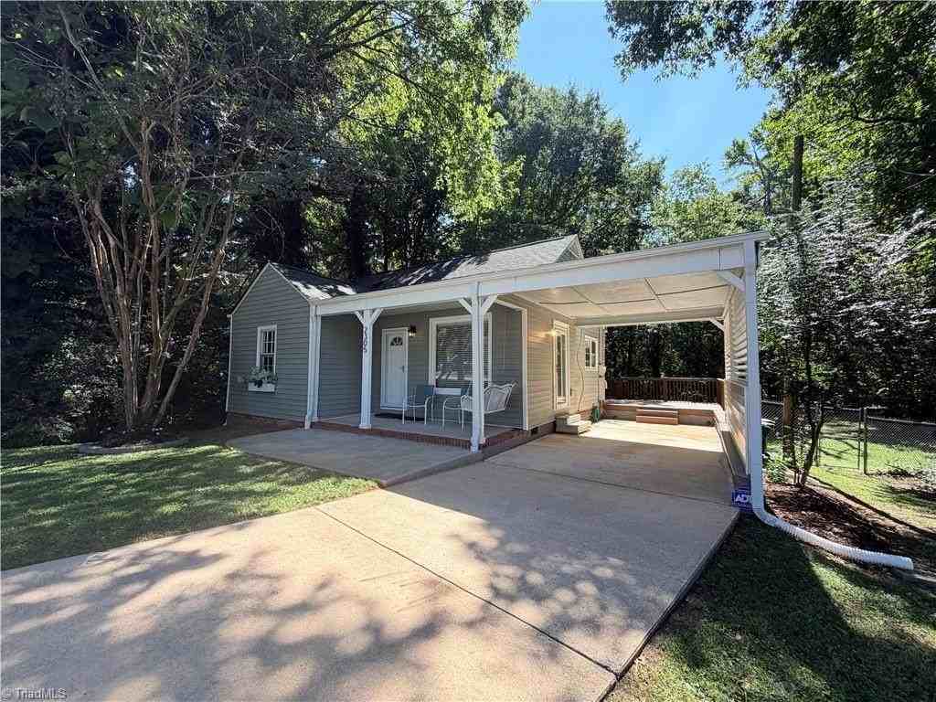 2305 Pisgah Church Rd - Photo 4 of 27
