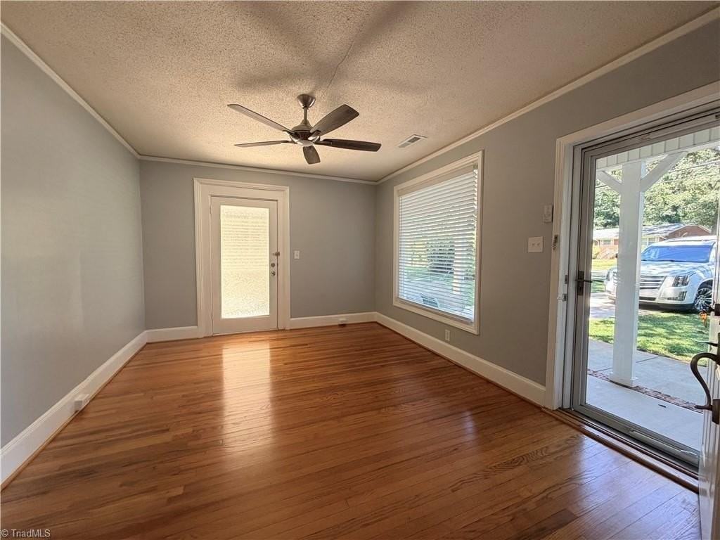 2305 Pisgah Church Rd - Photo 5 of 27