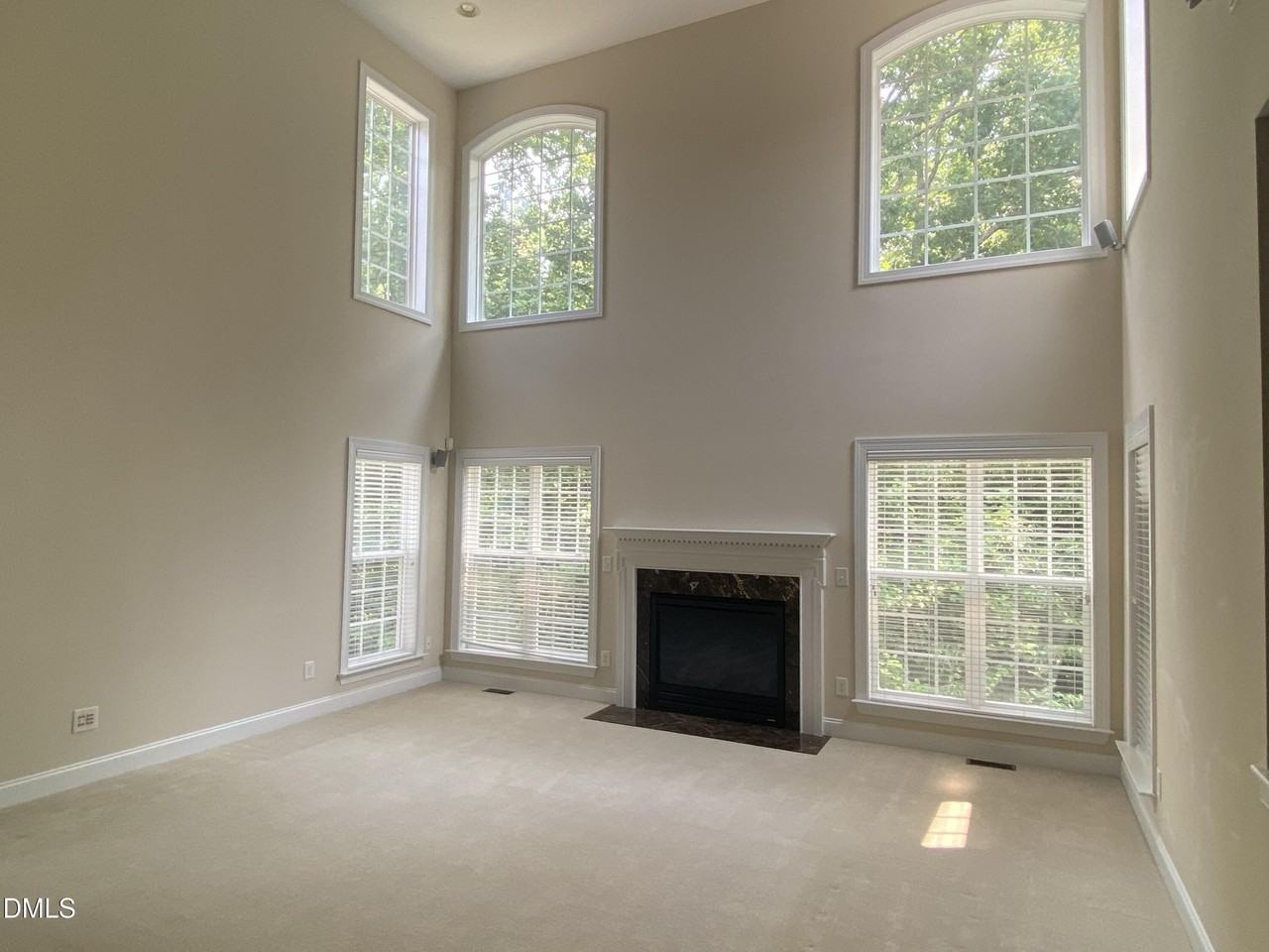 125 Quarryrock Rd - Photo 3 of 16