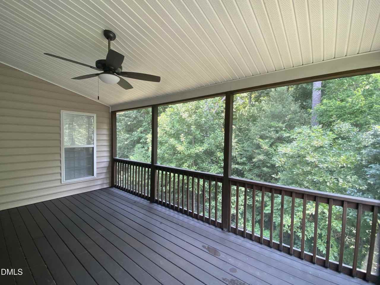 125 Quarryrock Rd - Photo 5 of 16