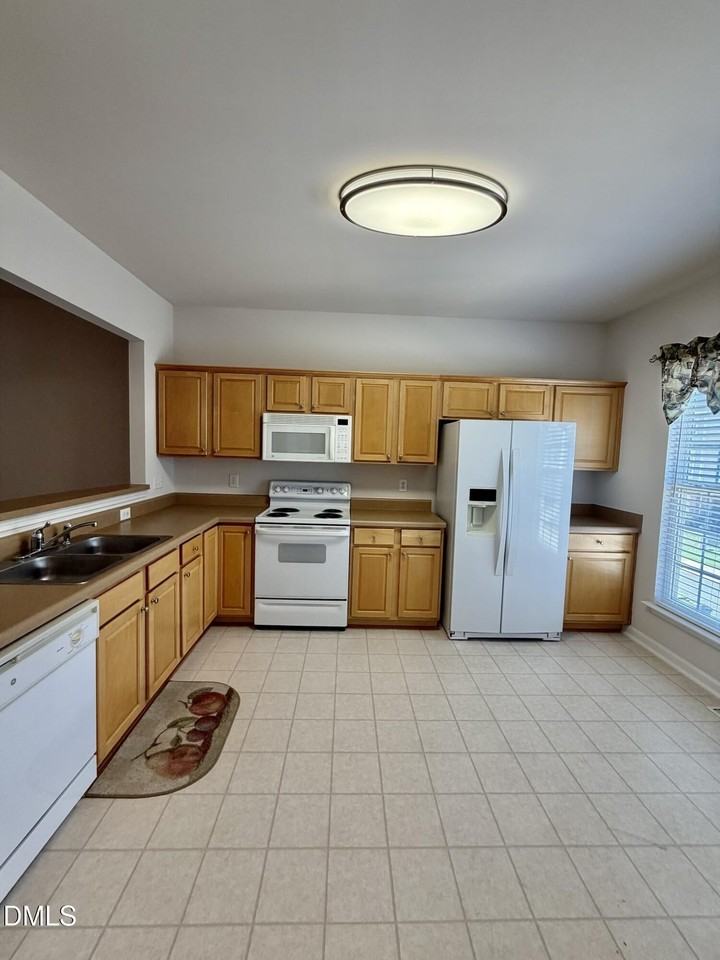703 Sutter Gate Ln - Photo 4 of 29