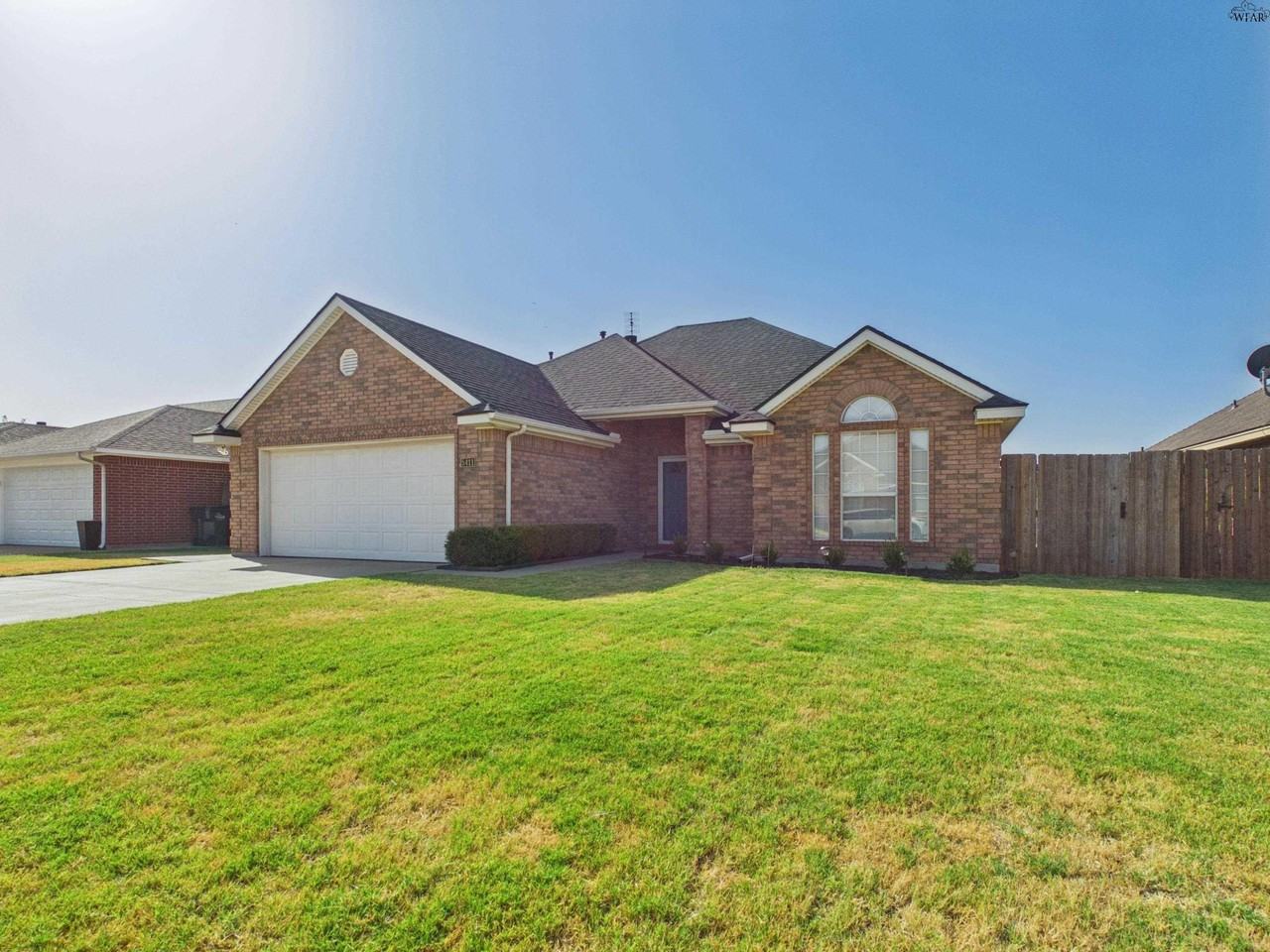 5411 Prairie Lace Ln - Photo 2 of 40