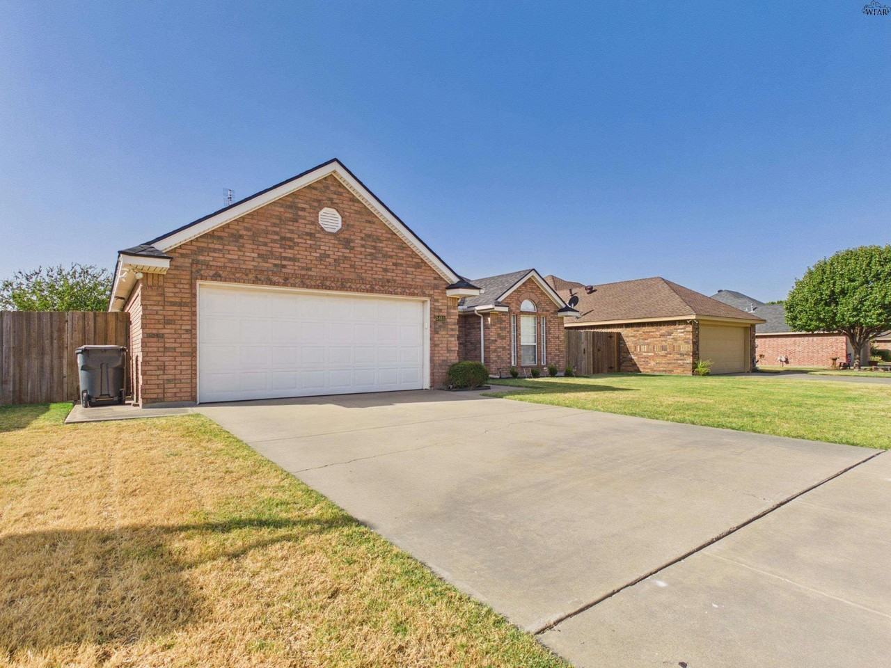 5411 Prairie Lace Ln - Photo 3 of 40