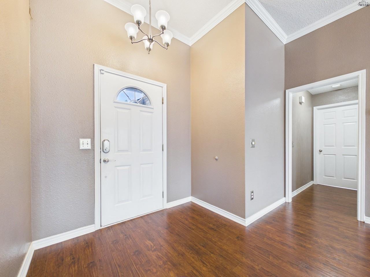 5411 Prairie Lace Ln - Photo 5 of 40