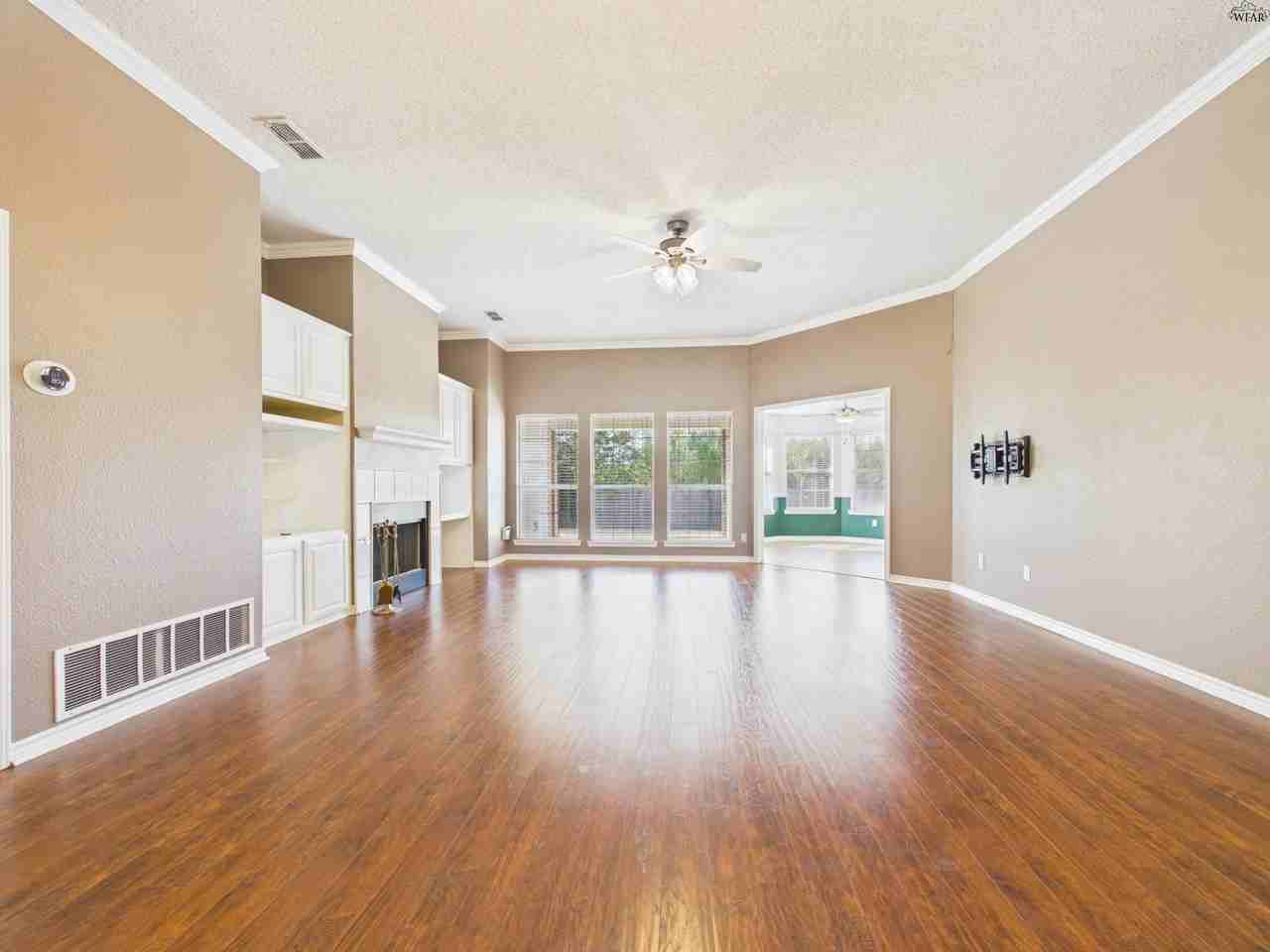 5411 Prairie Lace Ln - Photo 7 of 40
