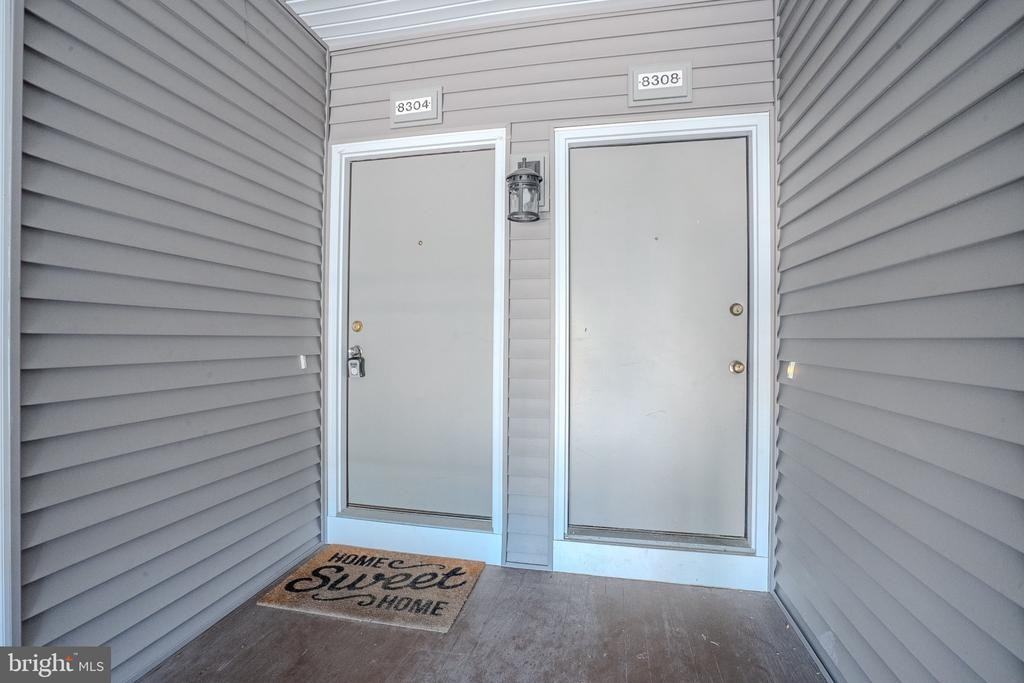 8304 Tamarron Dr - Photo 3 of 36