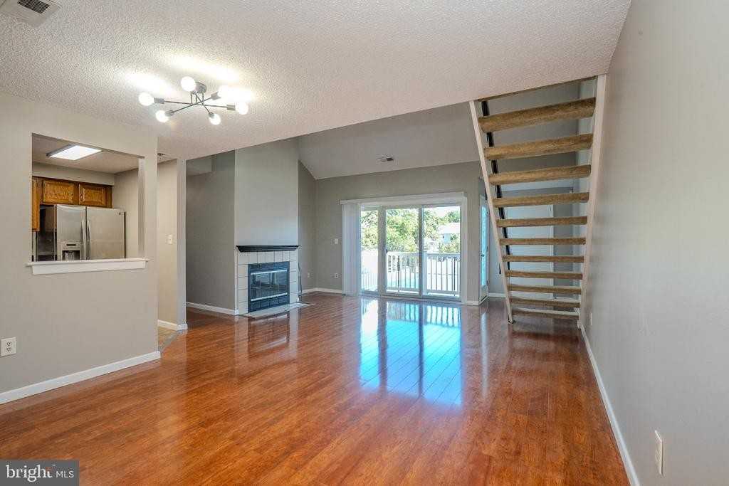 8304 Tamarron Dr - Photo 4 of 36