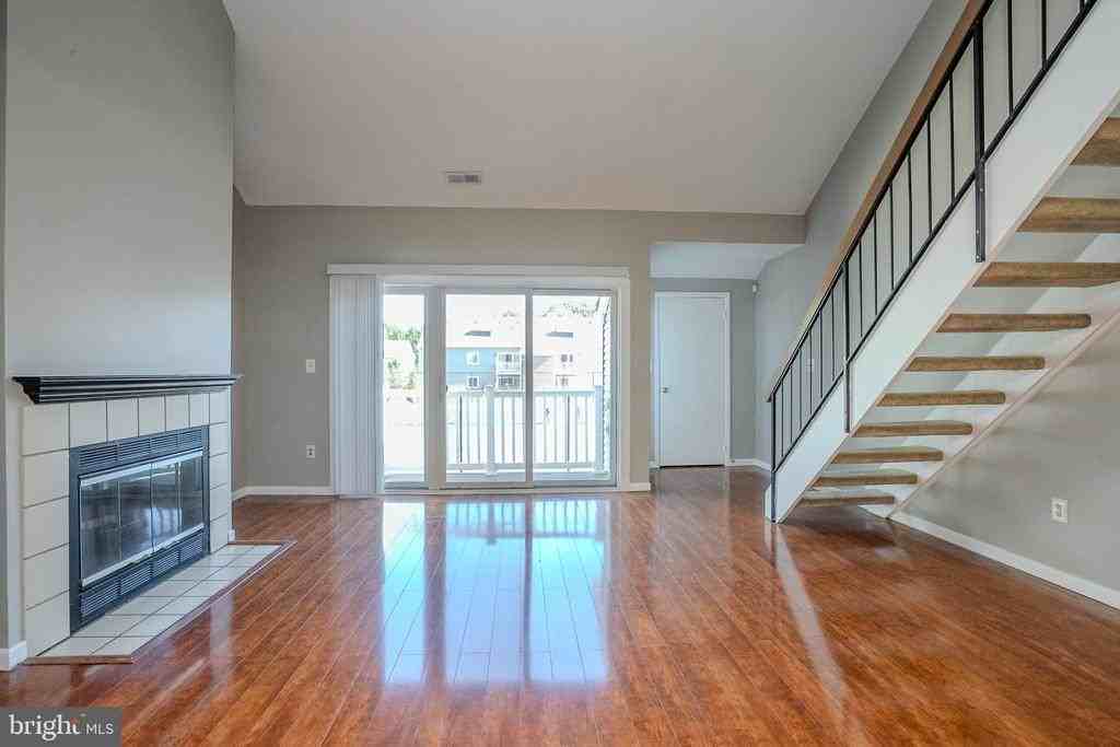 8304 Tamarron Dr - Photo 5 of 36