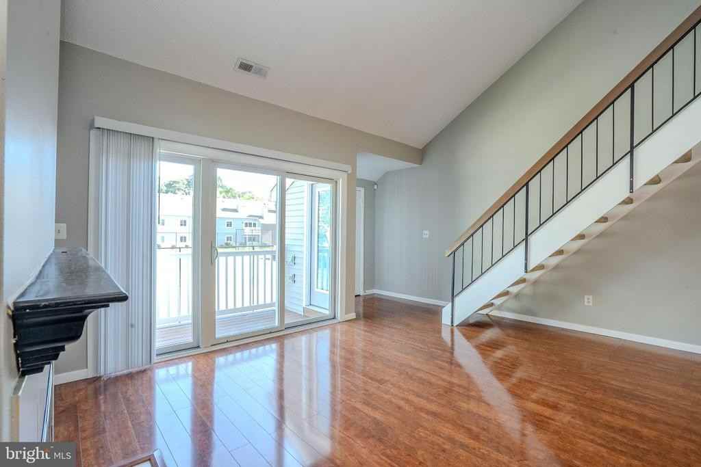 8304 Tamarron Dr - Photo 6 of 36