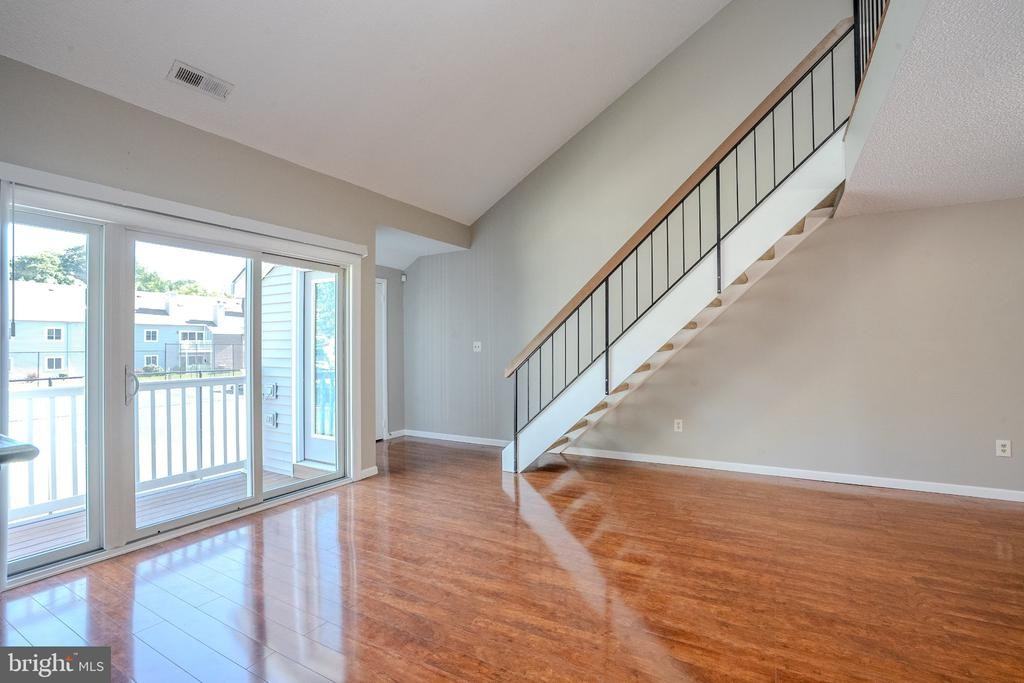 8304 Tamarron Dr - Photo 7 of 36