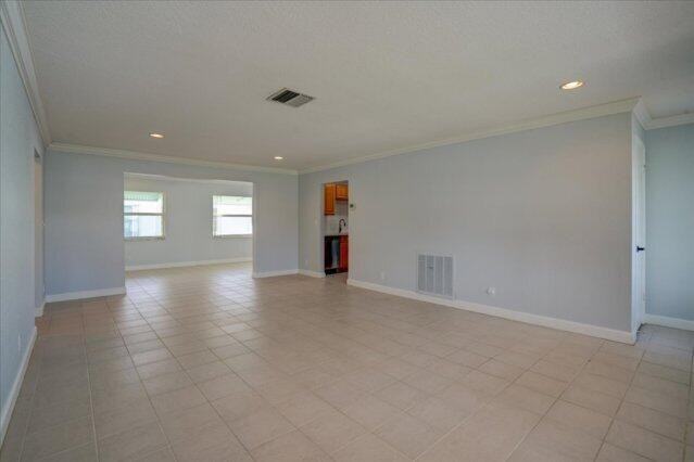 1590 Sw 13th Ter - Photo 7 of 46