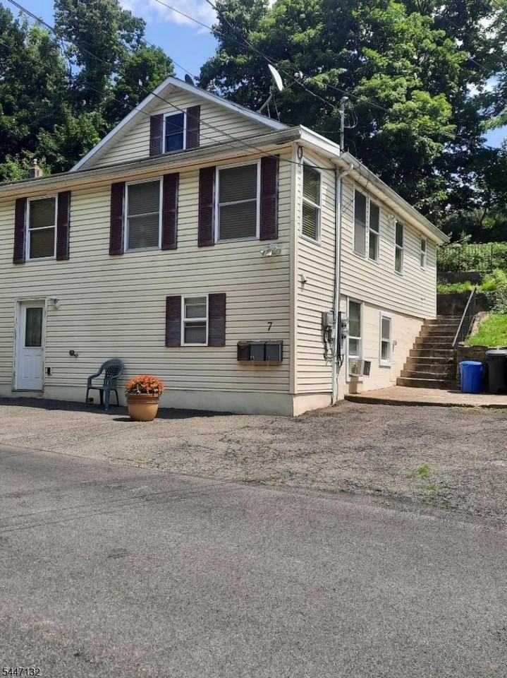 7 E Stuart St