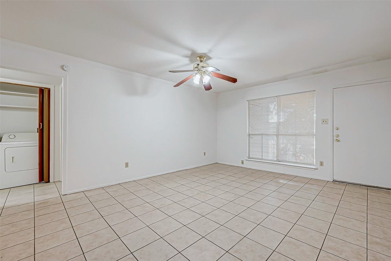 8201 Richmond Ave - Photo 4 of 38