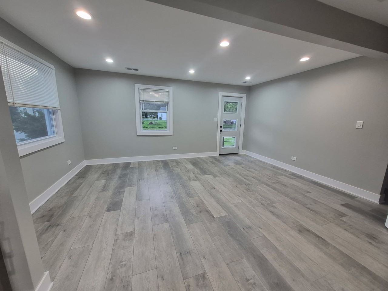 861 Campbell Ave - Photo 3 of 9