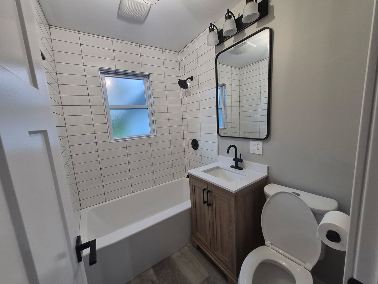 861 Campbell Ave - Photo 4 of 9