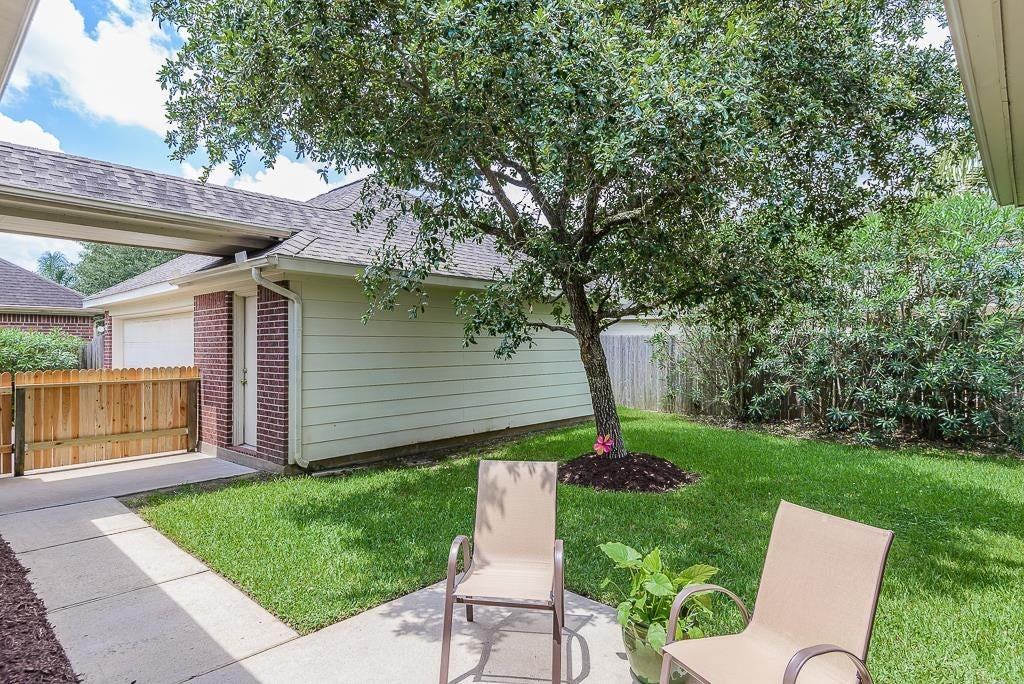 3208 Sumac Dr - Photo 4 of 28