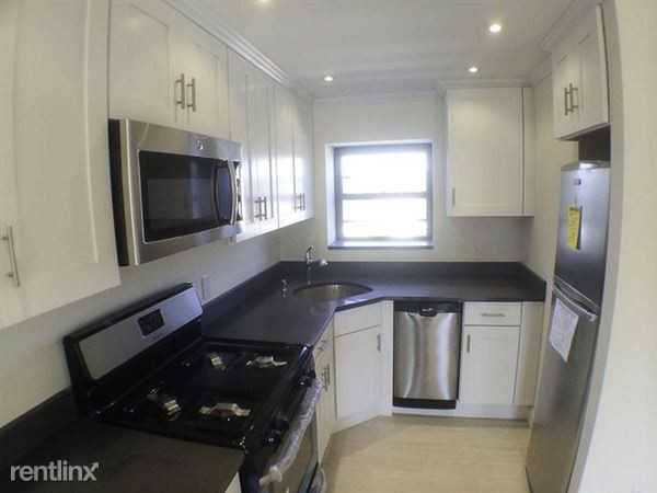 165 Madison Ave - Photo 2 of 6