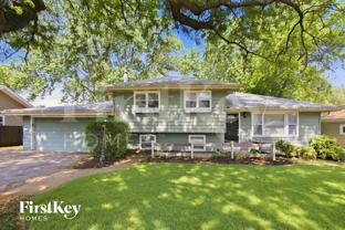 28W608 Bolles Ave - Photo 1 of 1