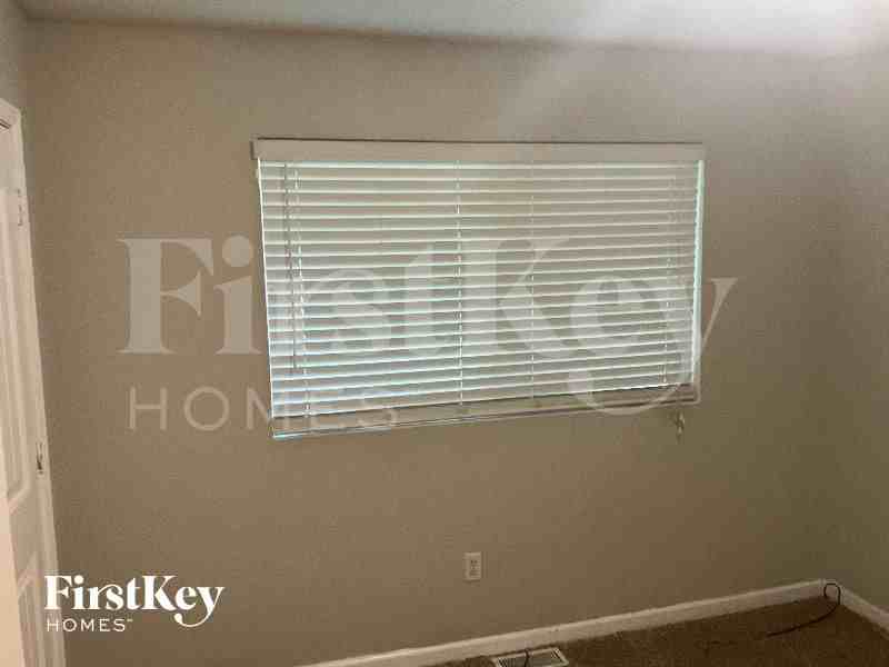 915 Campion Ln - Photo 6 of 12