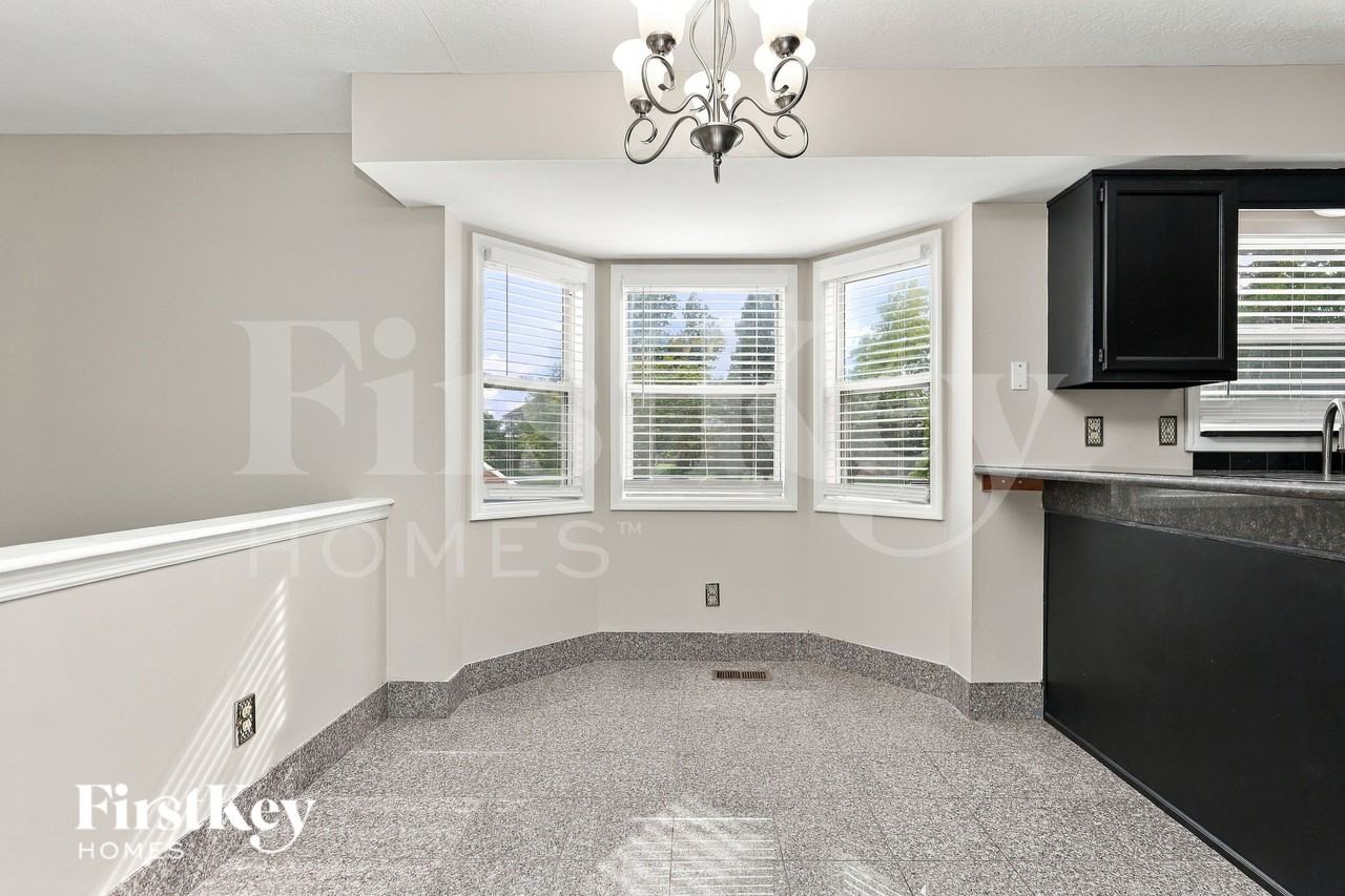 8147 Autumn Ln - Photo 5 of 16