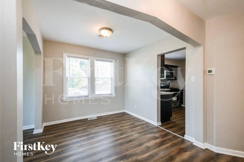 9358 S Richmond Ave - Photo 6 of 15