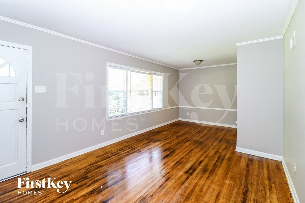 1586 Marcia Rd - Photo 3 of 15