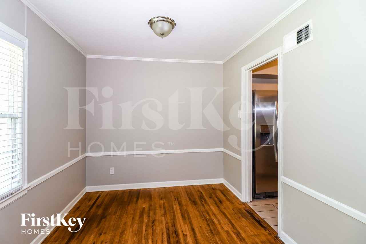 1586 Marcia Rd - Photo 4 of 15