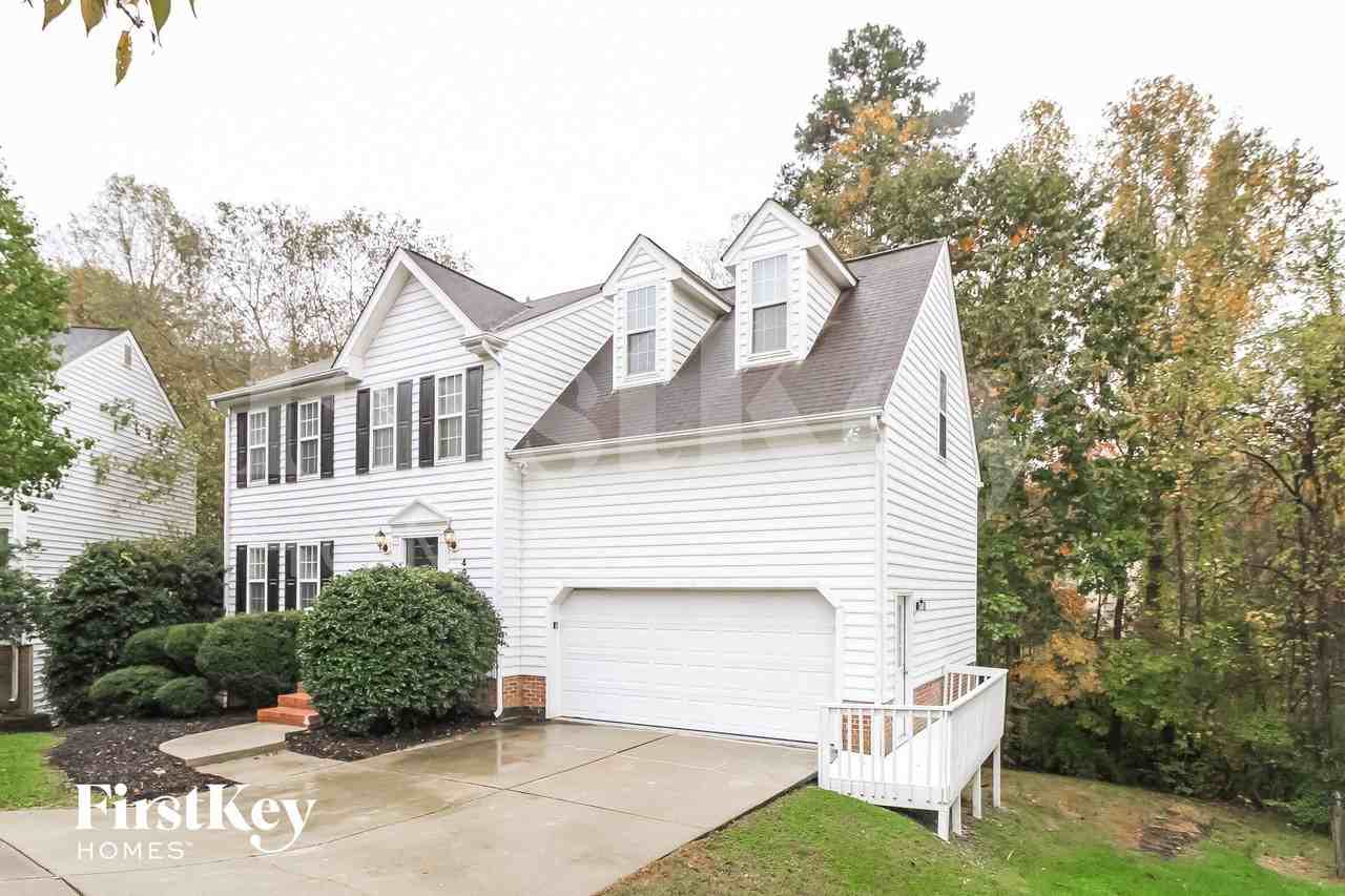 4911 Heritage Woods Ct - Photo 2 of 15