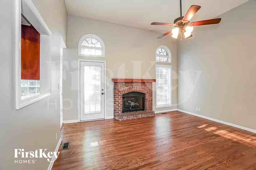 720 Superior Ln - Photo 3 of 19