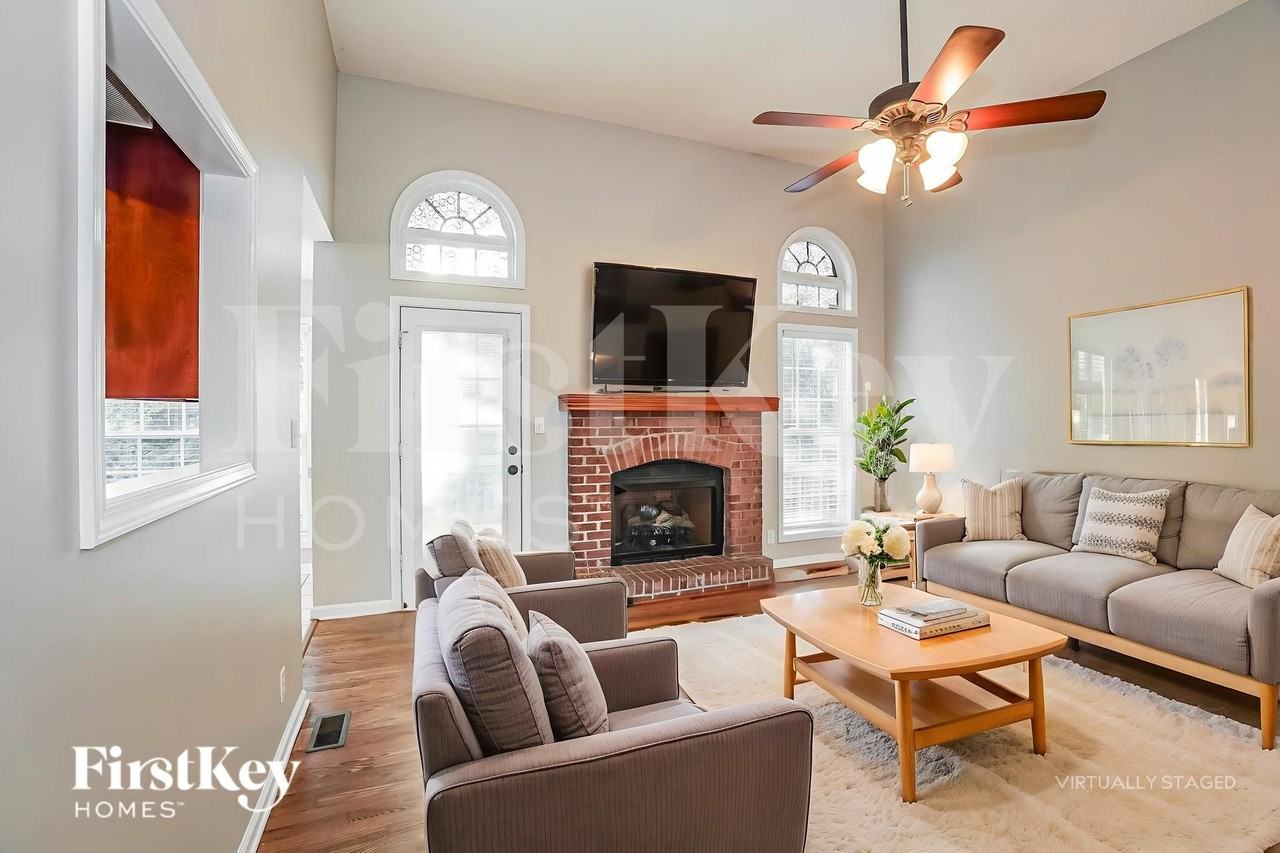720 Superior Ln - Photo 4 of 19