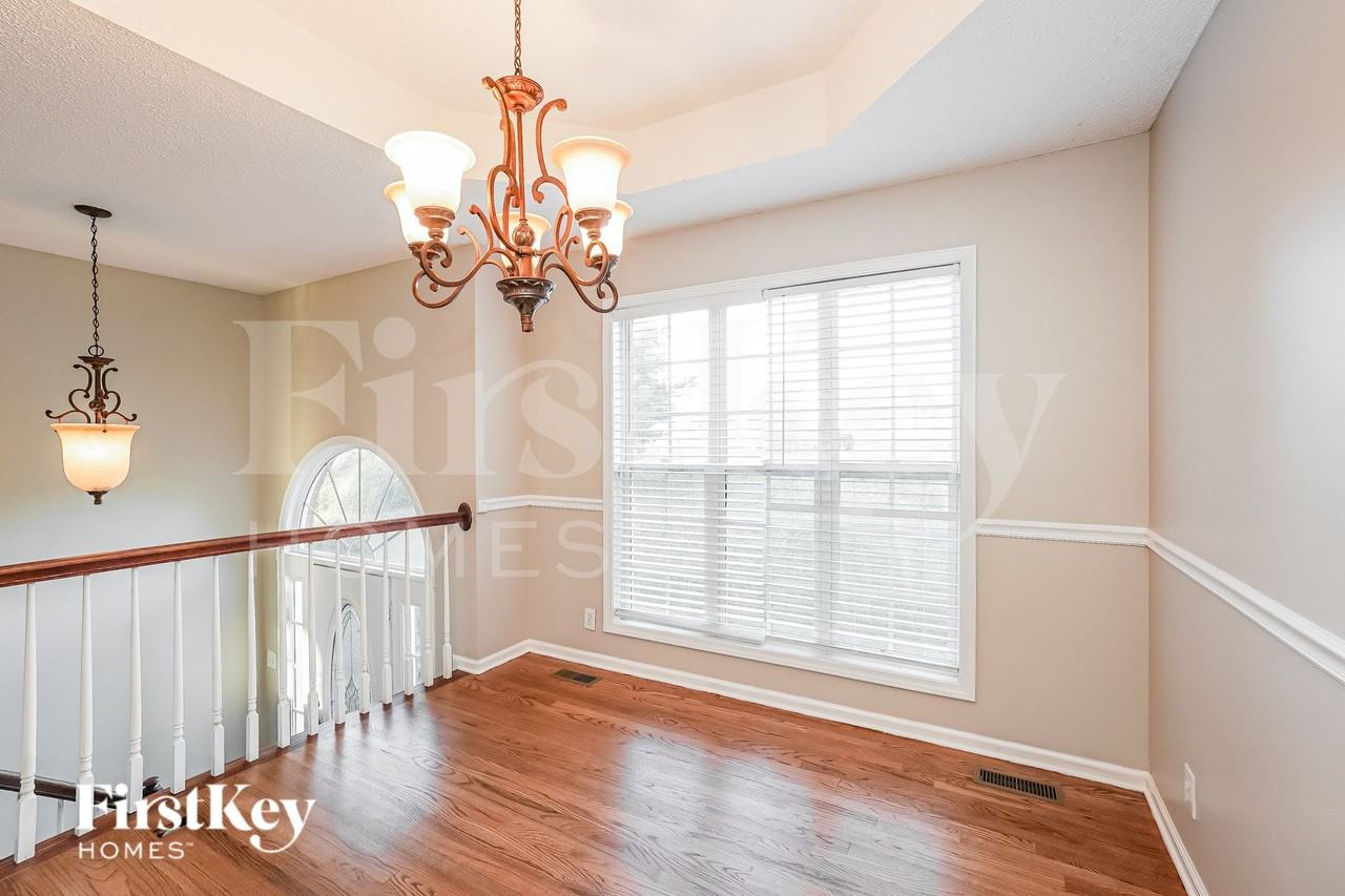 720 Superior Ln - Photo 5 of 19