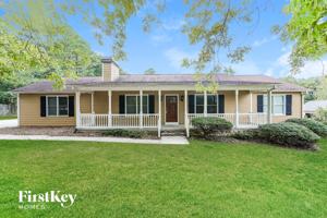 featured image of 135 Lake Circle Dr