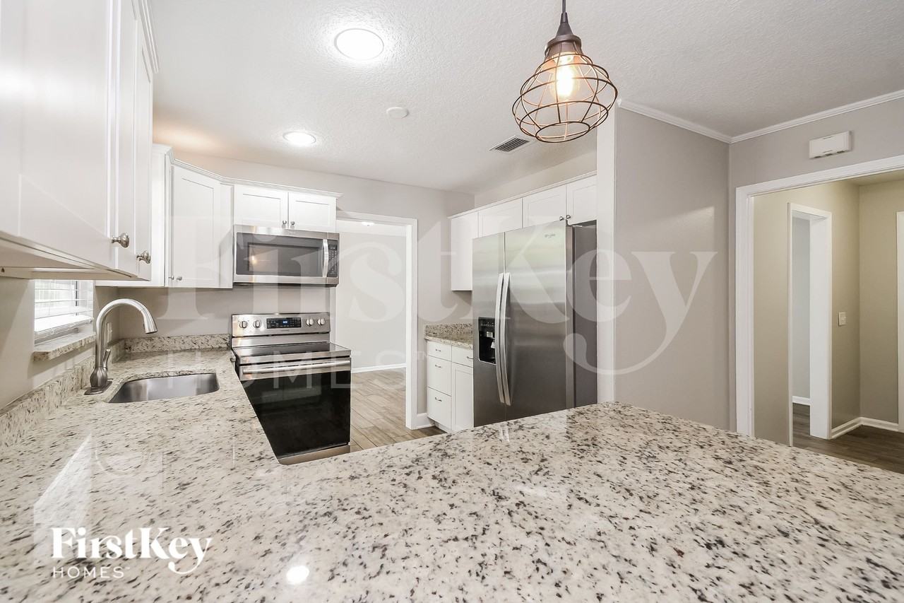 3828 Chestwood Ave - Photo 7 of 17