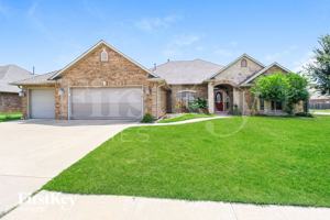featured image of 232 Sw 136th St
