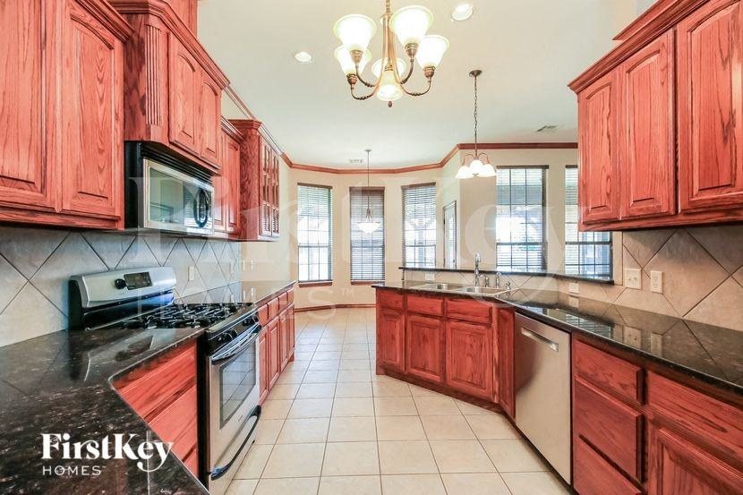 232 Sw 136th St - Photo 6 of 15