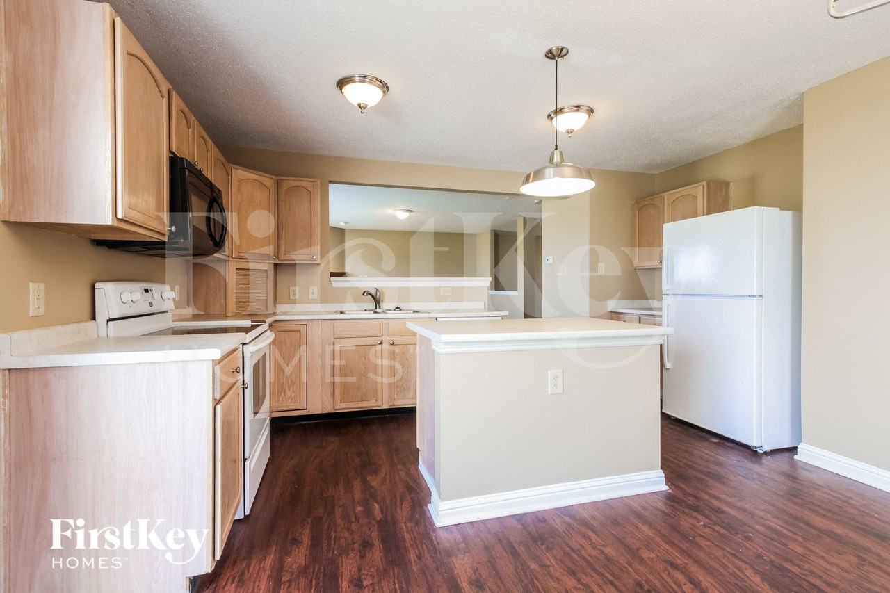 3455 Summer Breeze Ln - Photo 4 of 15