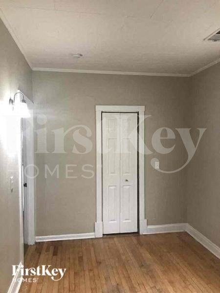 2738 Ridgeland Ave - Photo 7 of 10