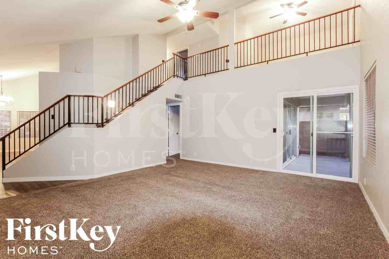 11220 N 60th Dr - Photo 4 of 15