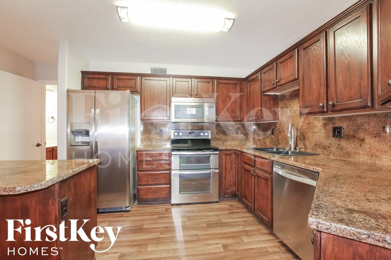 11220 N 60th Dr - Photo 6 of 15